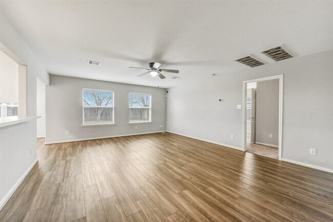 Foto del edificio - 4202 Parry Dr