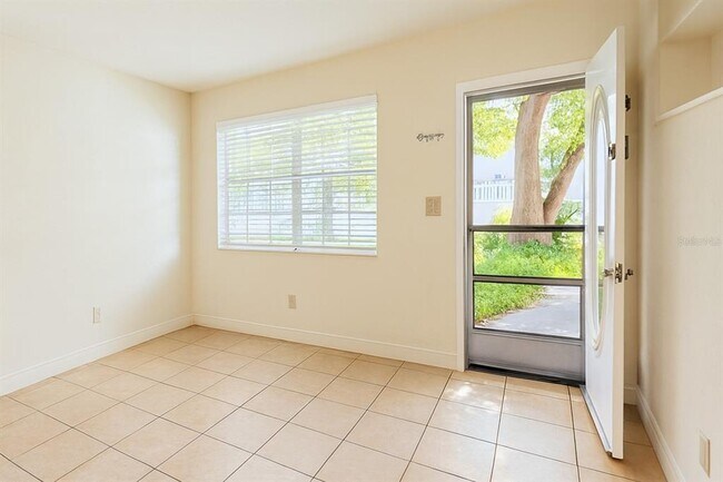 Foto del edificio - 180 2nd St SW