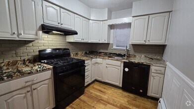 Building Photo - 133 Phenix Ave