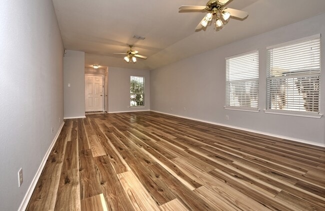 Building Photo - GREAT SINGLE STORY HOME | GATED COMMUNITY ...