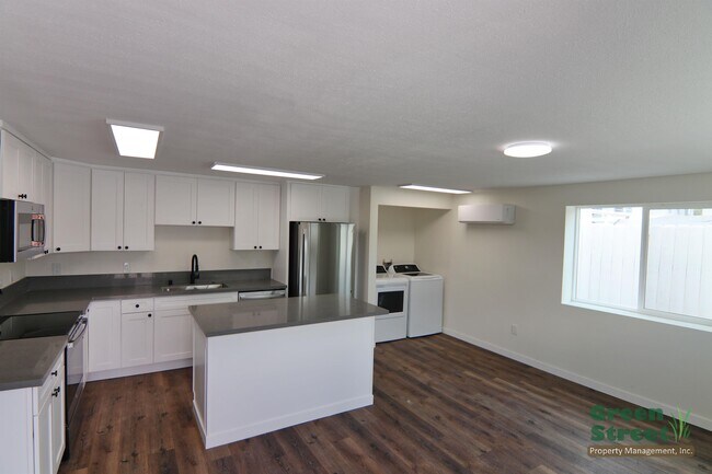 Foto del edificio - 6833 Amherst St