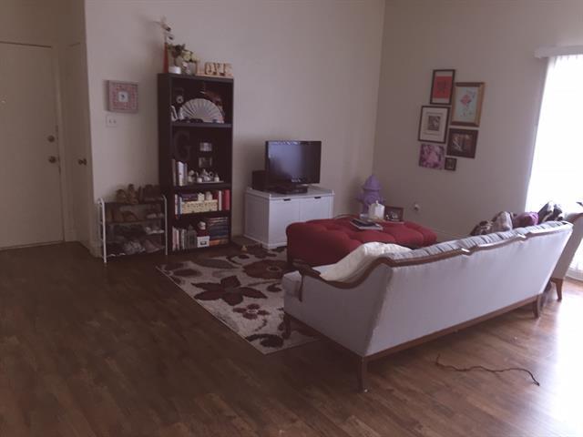 Foto del edificio - 10440 High Hollows Dr