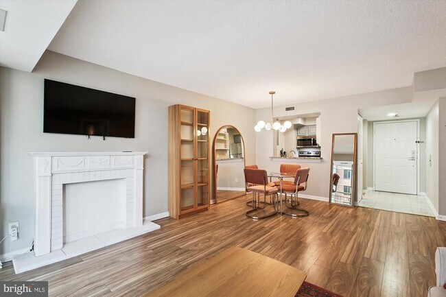 Building Photo - 1200 Braddock Pl