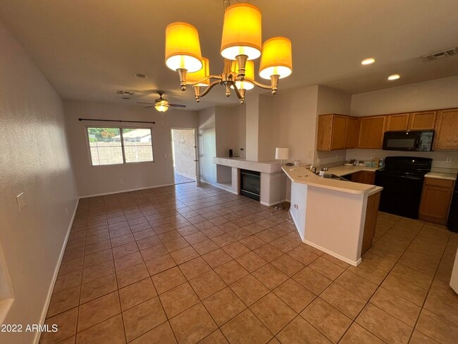 Foto del edificio - 14390 W Weldon Ave