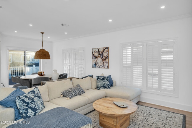 Building Photo - 29 4th Ave