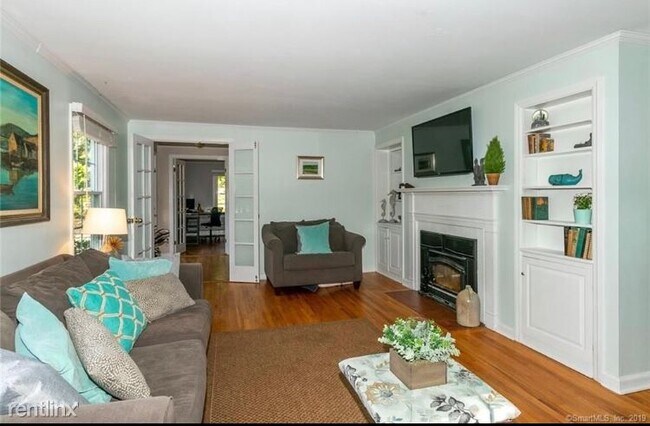 Building Photo - 4 br, 3 bath House - 455 Hillfield Rd