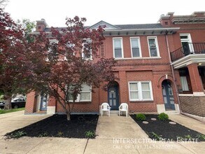 Building Photo - 3172 Oak Hill Ave