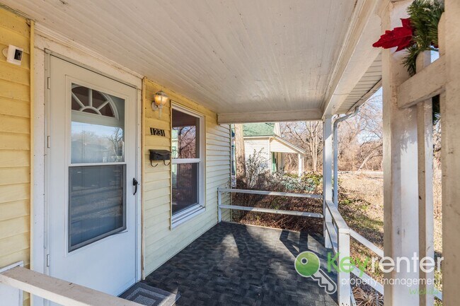 Foto del edificio - N Jefferson Duplex