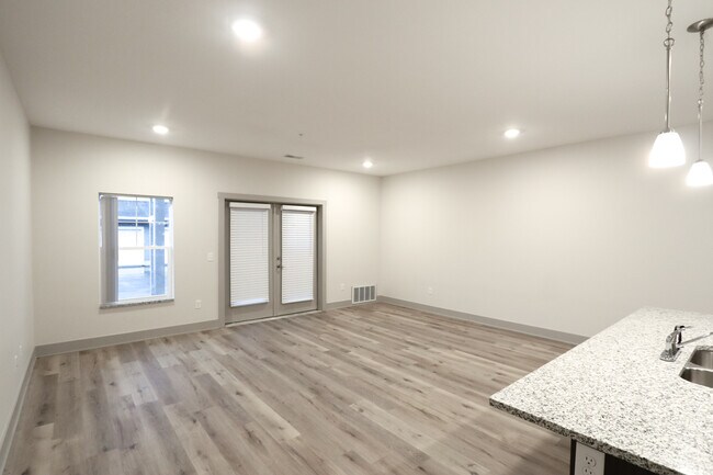 Sala de estar - Mona Shores Flats