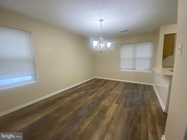 Building Photo - 241 Liberty Dr
