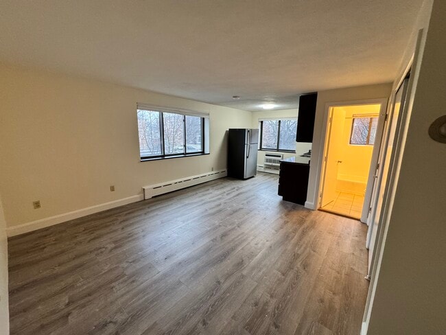 Building Photo - 16 Chester St