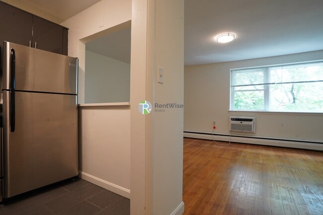 Building Photo - 14 Marion St