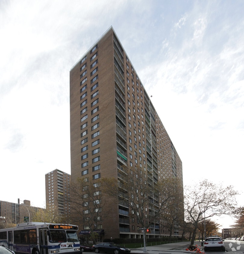 St. James Towers 21 St James Pl Brooklyn, NY Apartments for Rent in Brooklyn
