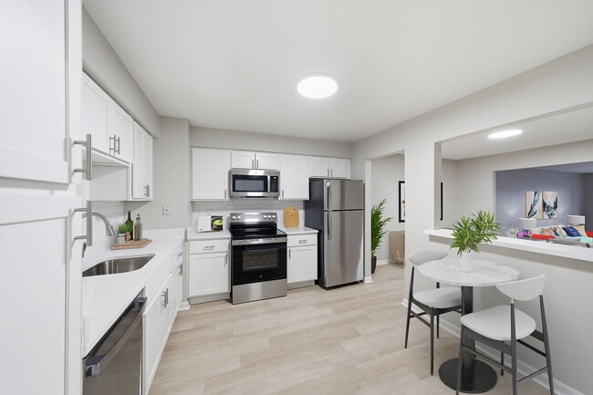 Building Photo - Glens of Bloomfield