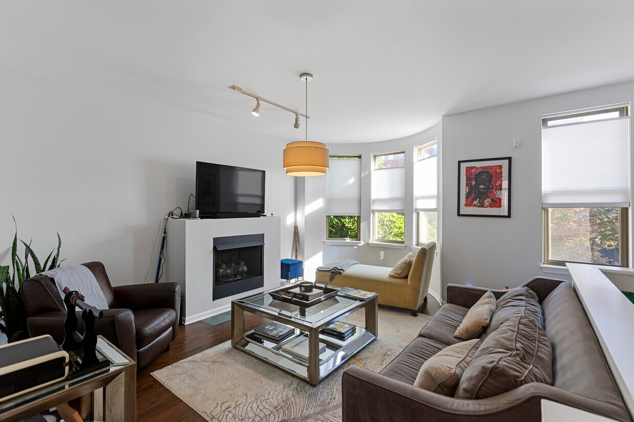 Foto principal - 720 W Evergreen-1