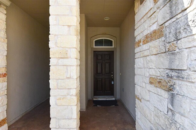 Building Photo - 13400 Briarwick Dr