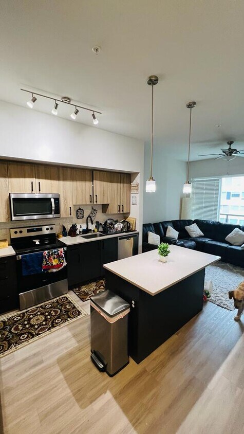 Kitchen and living room - 15892 Bear Creek Pky
