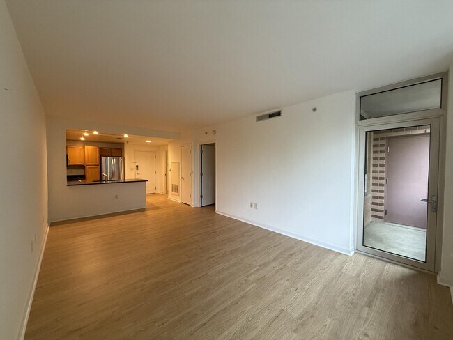 Foto del edificio - 350 G St SW
