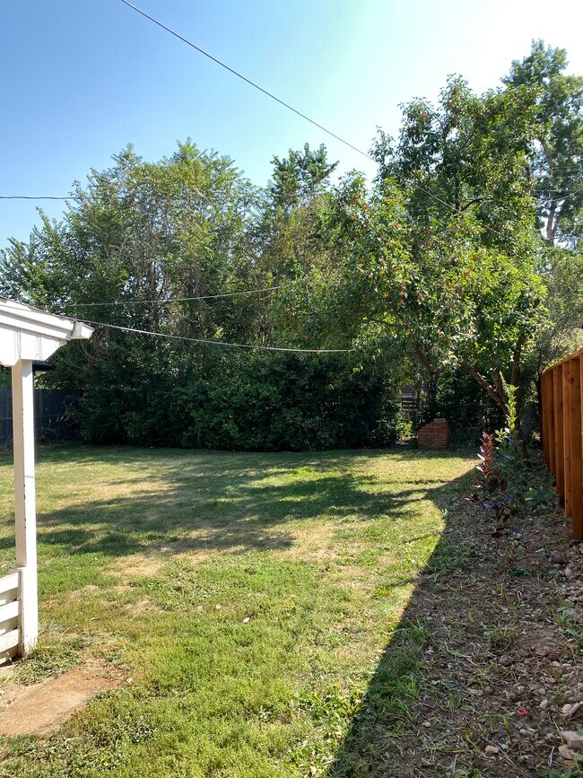Spacious Backyard! - 1210 S Garfield St