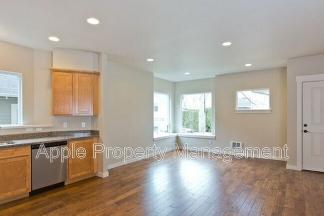 Foto del edificio - 556 1/2 Prospect St.