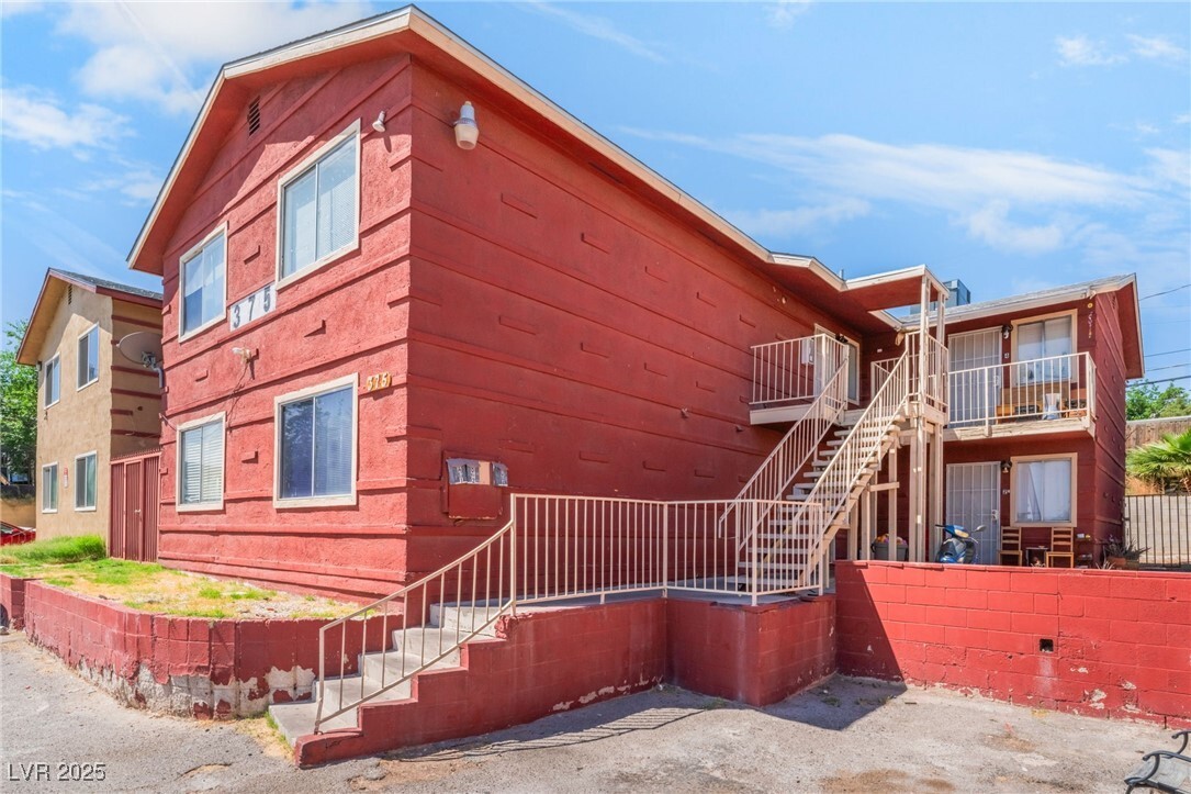 Primary Photo - 375 N 15th St