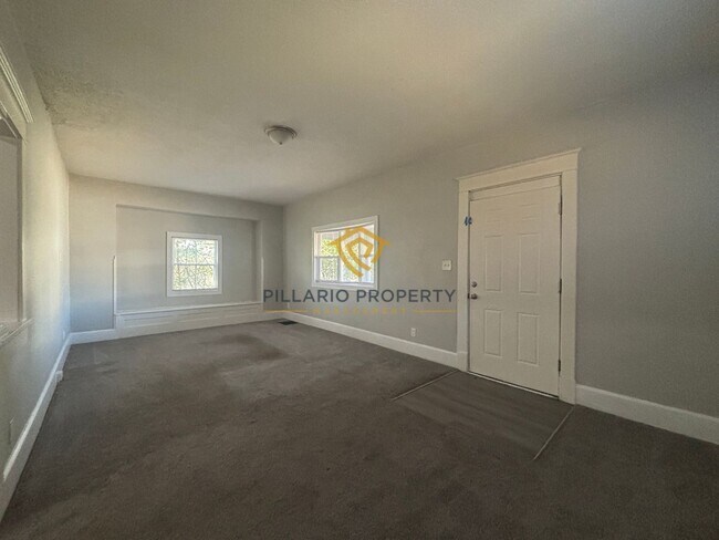 Building Photo - Charming & Updated 3 Bedroom Home — Move-In Ready!