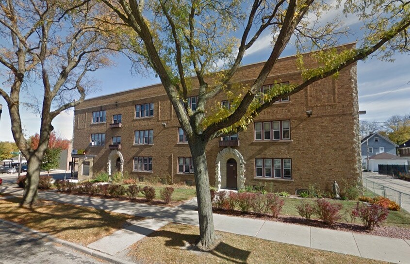 Primary Photo - 3066-3072 N 49th St