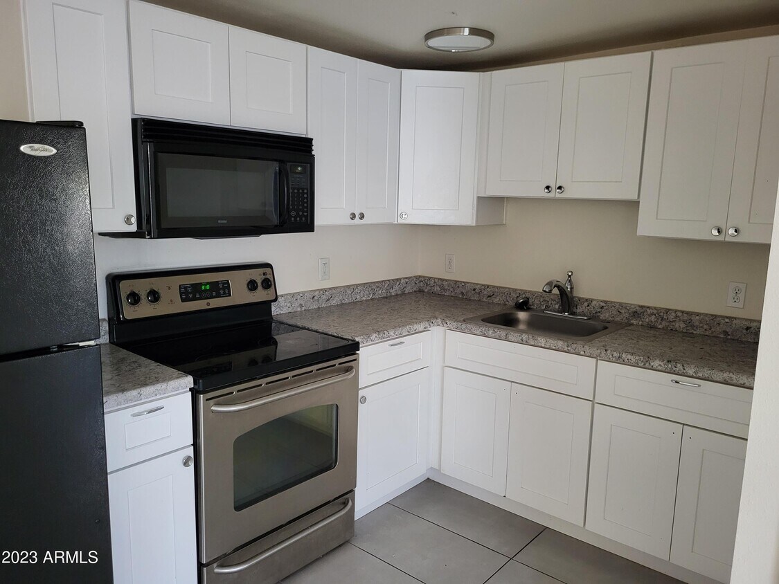 Foto principal - 1631 E Yale St