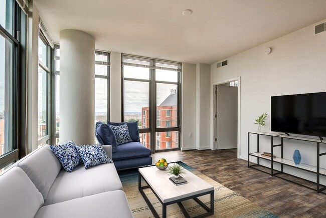 Building Photo - Tellus