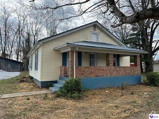 Building Photo - 3067 Greensburg Rd