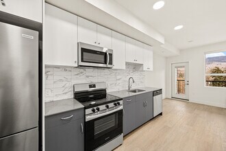 Kitchen with Quartz Countertops - 500 Asher