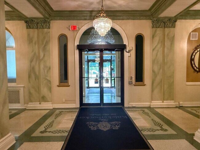 Foto del edificio - 1028 E Juneau Ave
