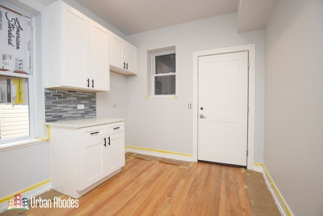 Building Photo - 4948 N Albany Ave