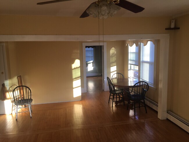 2nd photo of living space - 5 Page St