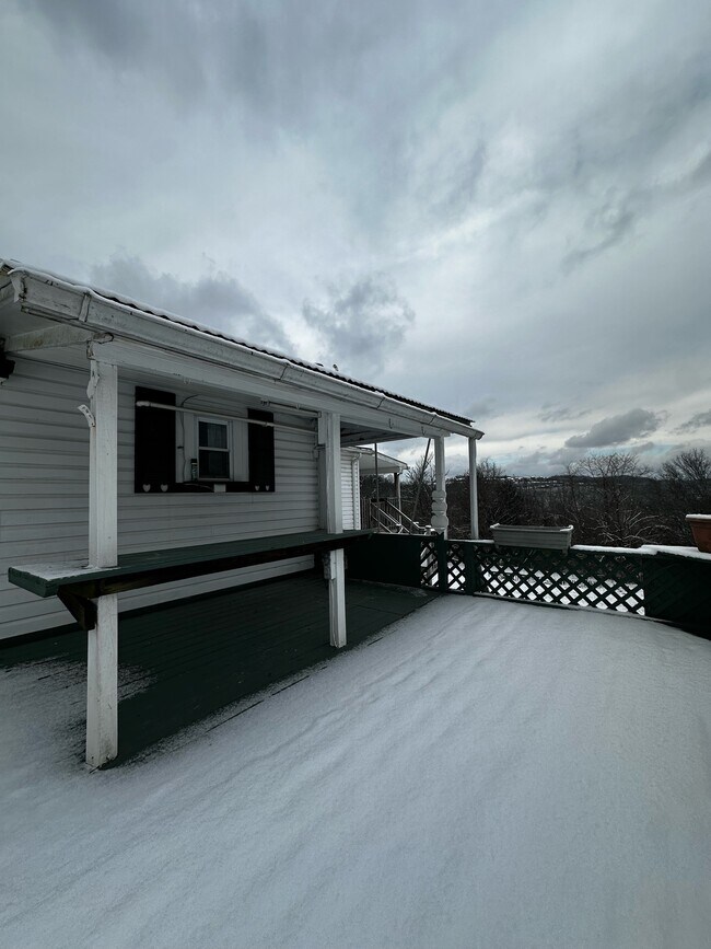 Building Photo - 223 Vinegar Hill Rd