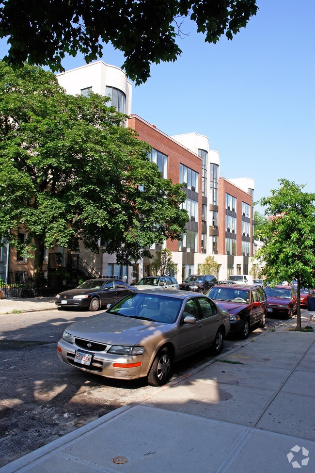 Building Photo - 200 16th St