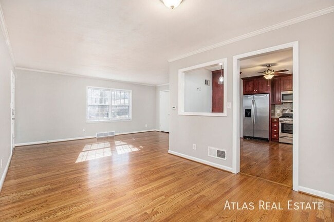 Foto del edificio - 4412 W 77th Pl