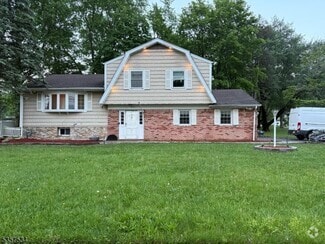 Building Photo - 39 Weinmanns Blvd