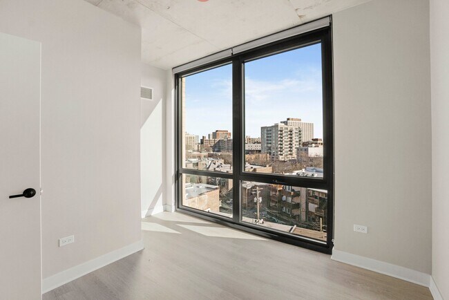 Foto del edificio - 4600 N Broadway