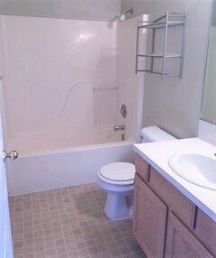 Building Photo - 1819 S Von Elm St