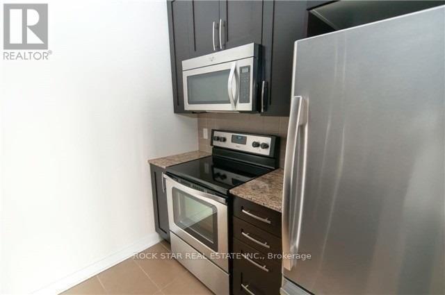 Photo du bâtiment - 4070-4070 Confederation Pkwy