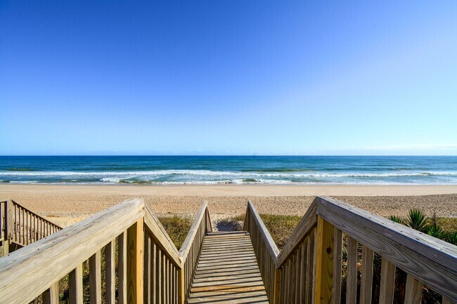Foto del edificio - OCEAN FRONT *Off Season Rental* Fully Furn...