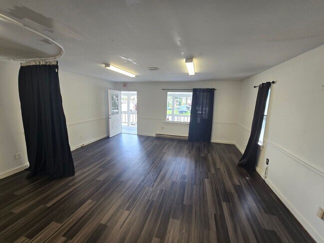 Building Photo - 25225 Harwell Dr