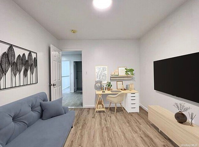 Foto del edificio - 60-72-72 60th Rd