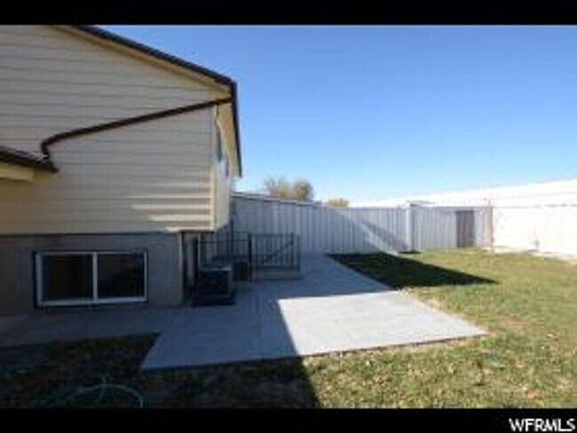 Building Photo - Beautifully Renovated Duplex in Salt Lake City