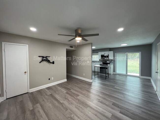 Foto del edificio - 3747 Berryhill Rd