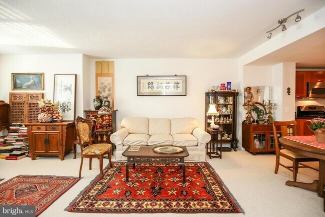 Foto del edificio - 2451 Midtown Ave