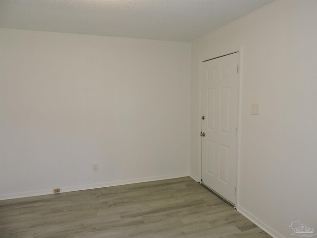 Building Photo - 2116 Eliasberg St