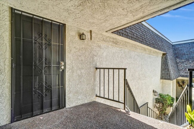Building Photo - 898 S Lemon St