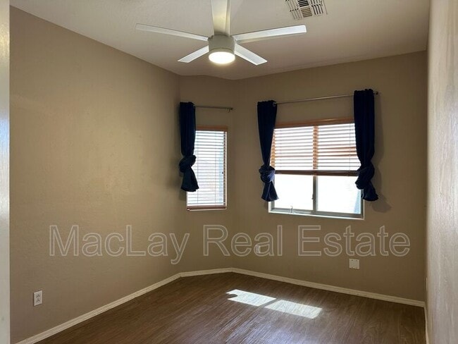 Foto del edificio - 1746 E Chaparral Dr